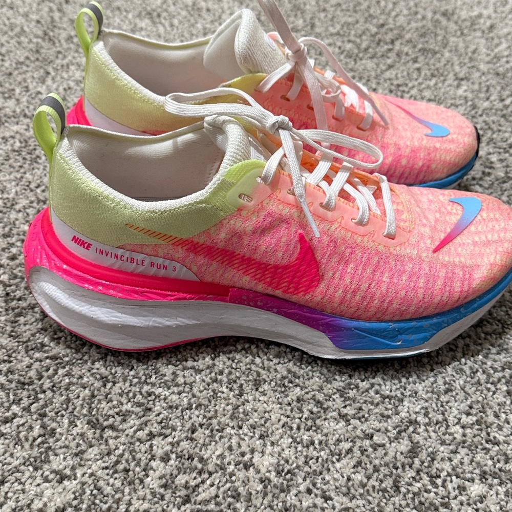 Nike ZoomX Invincible Run Flyknit 3 “Barely Volt/Hyper Pink-White”
